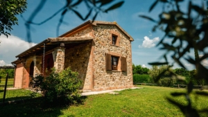 ferienhaus cipresso im landesinneren gemeinschaftspool haus von aussen