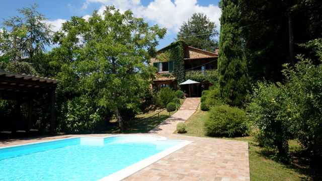 Villa Mit Pool Und Sonnendach